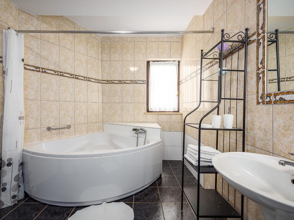 Villa Martimar With Pool And Hot Tub In Istria Rosini エクステリア 写真
